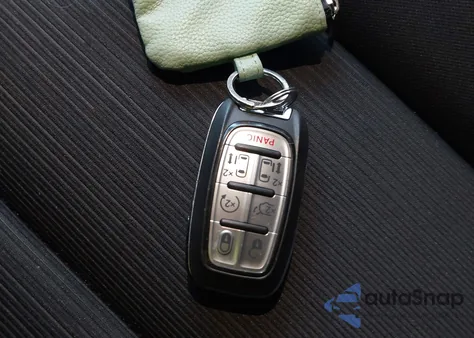 2023 Chrysler Voyager Lx из США, поврежденный, VIN 2C4RC1CG1PR613581